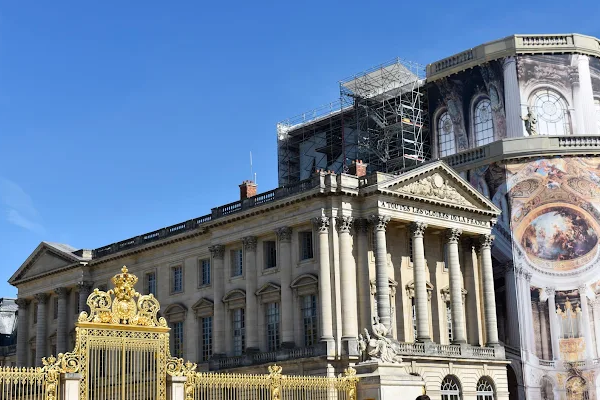 Palace of Versailles – Historic Gem and Architectural Masterpiece