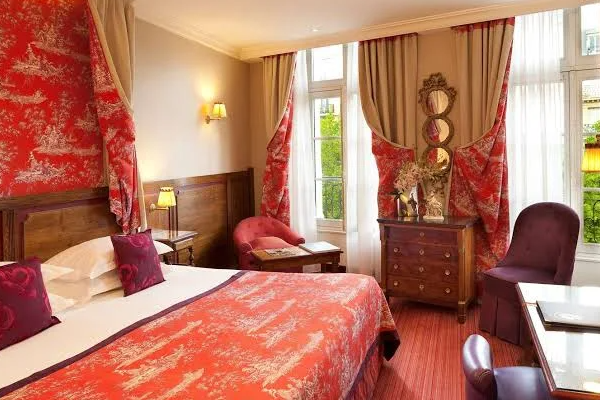 At Manoir Saint-Germain des Prés – 4-Star Hotel in the Heart of Paris