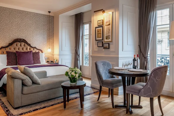 La Clef Louvre Paris by The Crest Collection