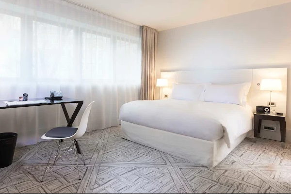 Hotel La Maison Champs Élysées
