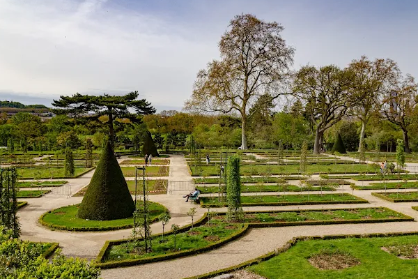 Parc Bagatelle – The Rose Garden