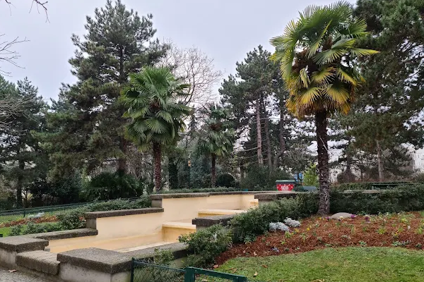 Square de la Roquette – Historic Recreational Park