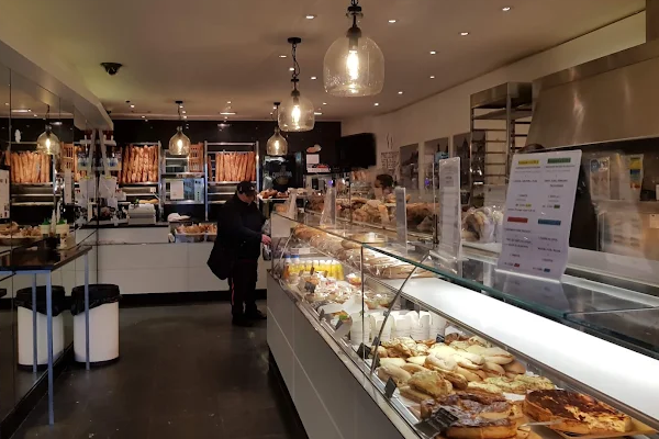 Aux Castelblangeois – Artisan Bakery & Pastry Shop in Paris 1st Arrondissement