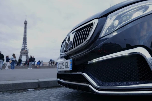 Paris Airport Transfer – Shuttle & 8‑Seat Taxi